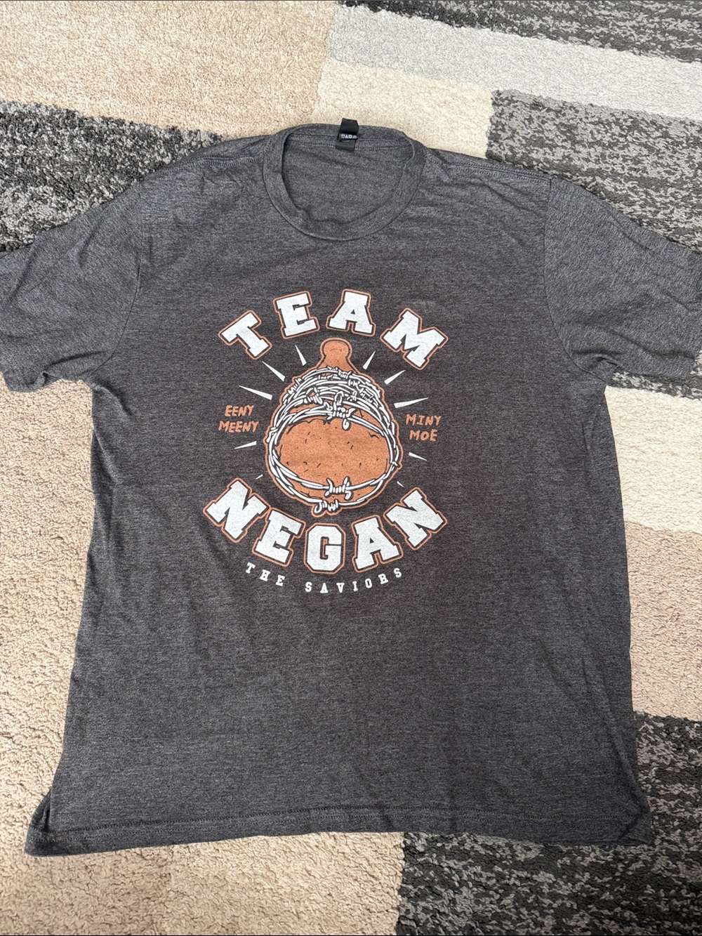 FOUR The Walking Dead t-shirts, Team Negan / various designs, size L NWT EUC GUC - Picture 2 of 13